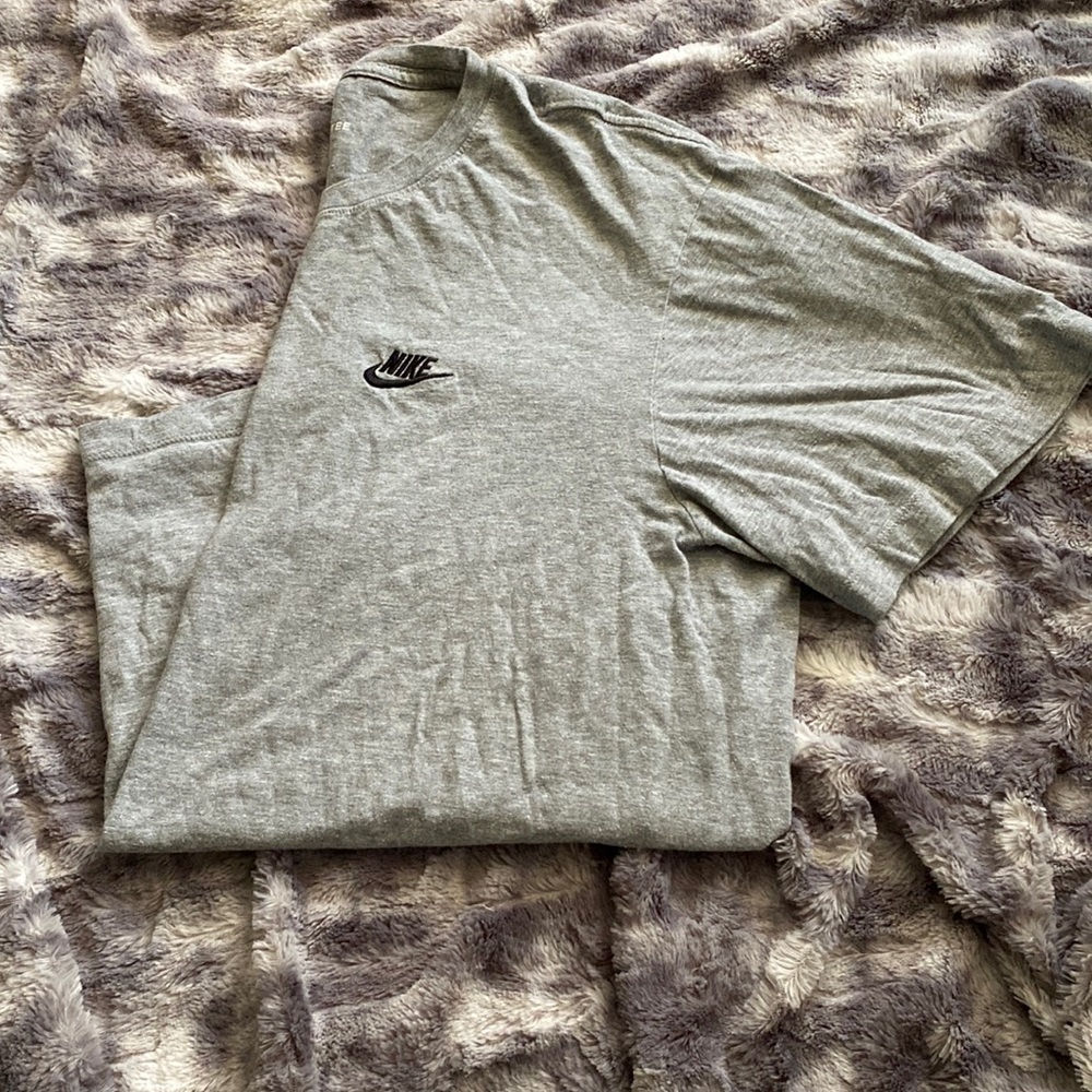 Men’s Nike tee shirt